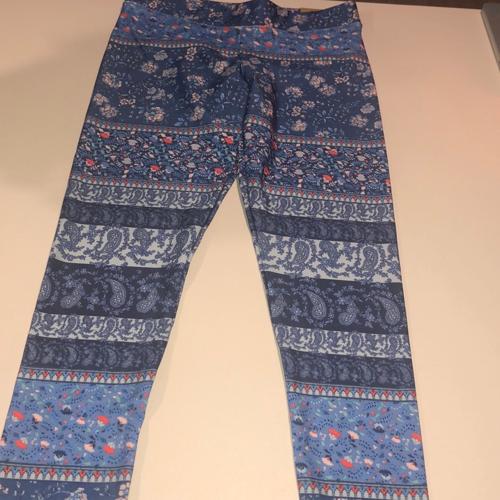 NEW American Eagle patterned leggings